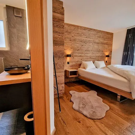 Holiday home Cornelia 1 Ski-in-out Stunning Views & Sleeps 8