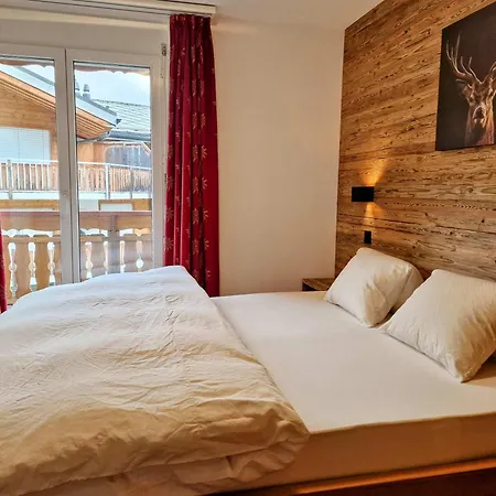 Cornelia 1 Ski-in-out Stunning Views & Sleeps 8 Saas-Fee