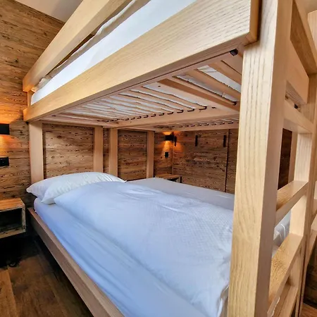 Σπίτι διακοπών Cornelia 1 Ski-in-out Stunning Views & Sleeps 8 *