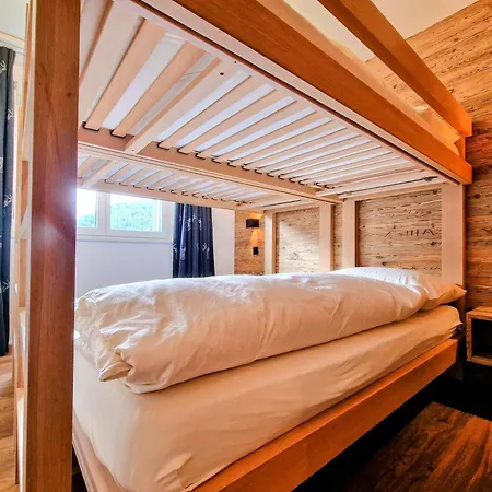 Cornelia 1 Ski-in-out Stunning Views & Sleeps 8 Saas-Fee