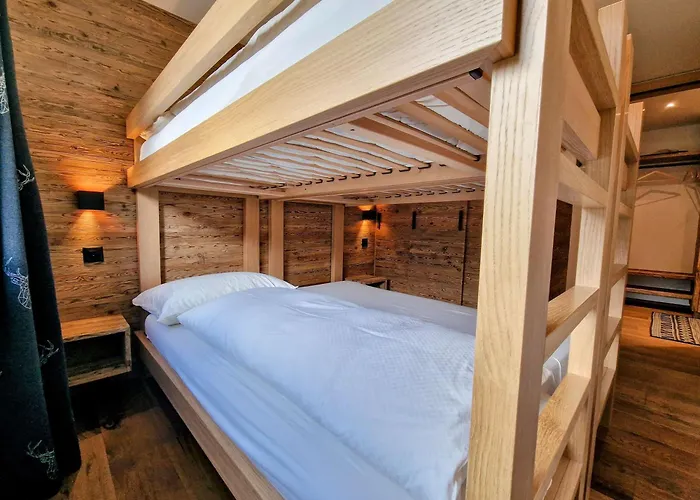 Nyaraló Cornelia 1 Ski-in-out Stunning Views & Sleeps 8 *