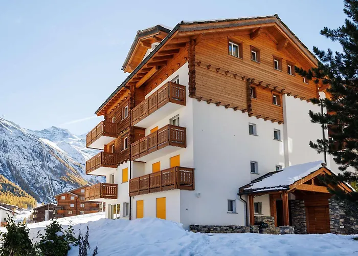 Cornelia 1 Ski-in-out Stunning Views & Sleeps 8 Nyaraló Saas Fee