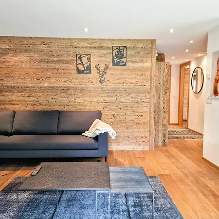 Cornelia 1 Ski-in-out Stunning Views & Sleeps 8 * Saas Fee