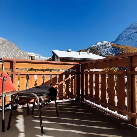 Cornelia 1 Ski-in-out Stunning Views & Sleeps 8 Tatil Evi Saas Fee