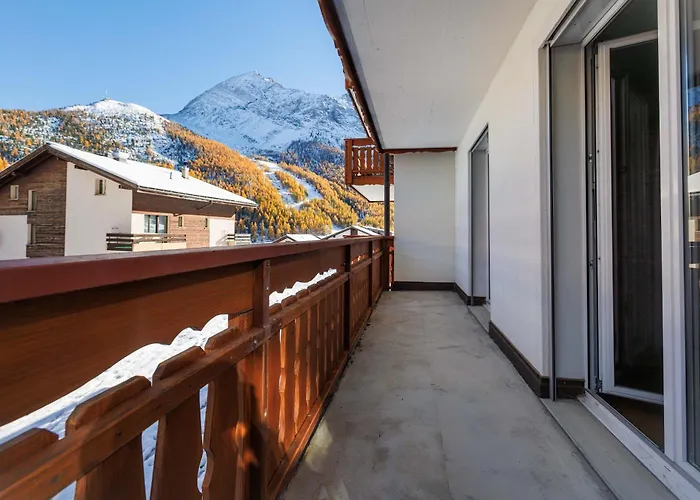 Tatil Evi Cornelia 1 Ski-in-out Stunning Views & Sleeps 8 *