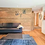 Cornelia 1 Ski-in-out Stunning Views & Sleeps 8 * Saas Fee