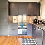 Cornelia 1 Ski-in-out Stunning Views & Sleeps 8 *